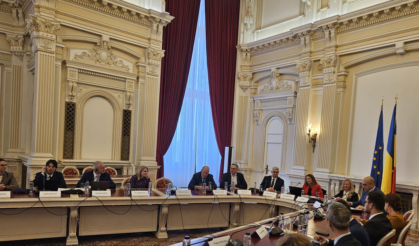 Asigurările, între megatendințele globale și provocarea transformării competențelor Asigurările, între megatendințele globale și provocarea transformării competențelor