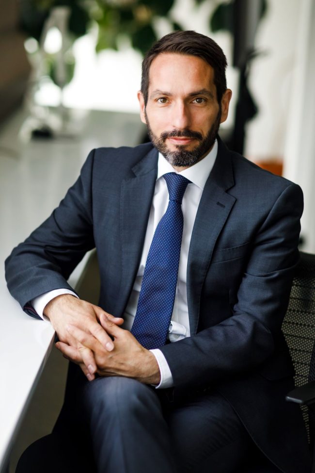 EY-Parthenon a asistat acționarii Forza Rossa și British Motors în vânzarea dealerilor auto Ferrari și Aston Martin în România