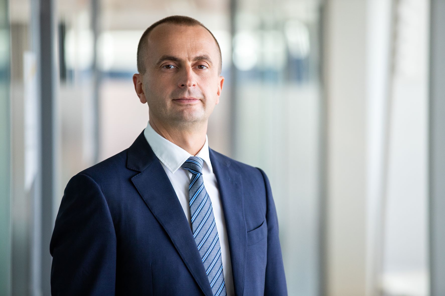 Directorii generali se luptă cu incertitudinile comerciale și tarifare, dar își mențin apetitul pentru fuziuni și achiziții – comunicat de presă