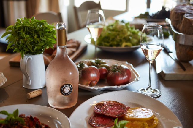 Le Manoir celebrează eleganța vinurilor franțuzești și arta gastronomiei cu două evenimente excepționale la Le Bistrot Français