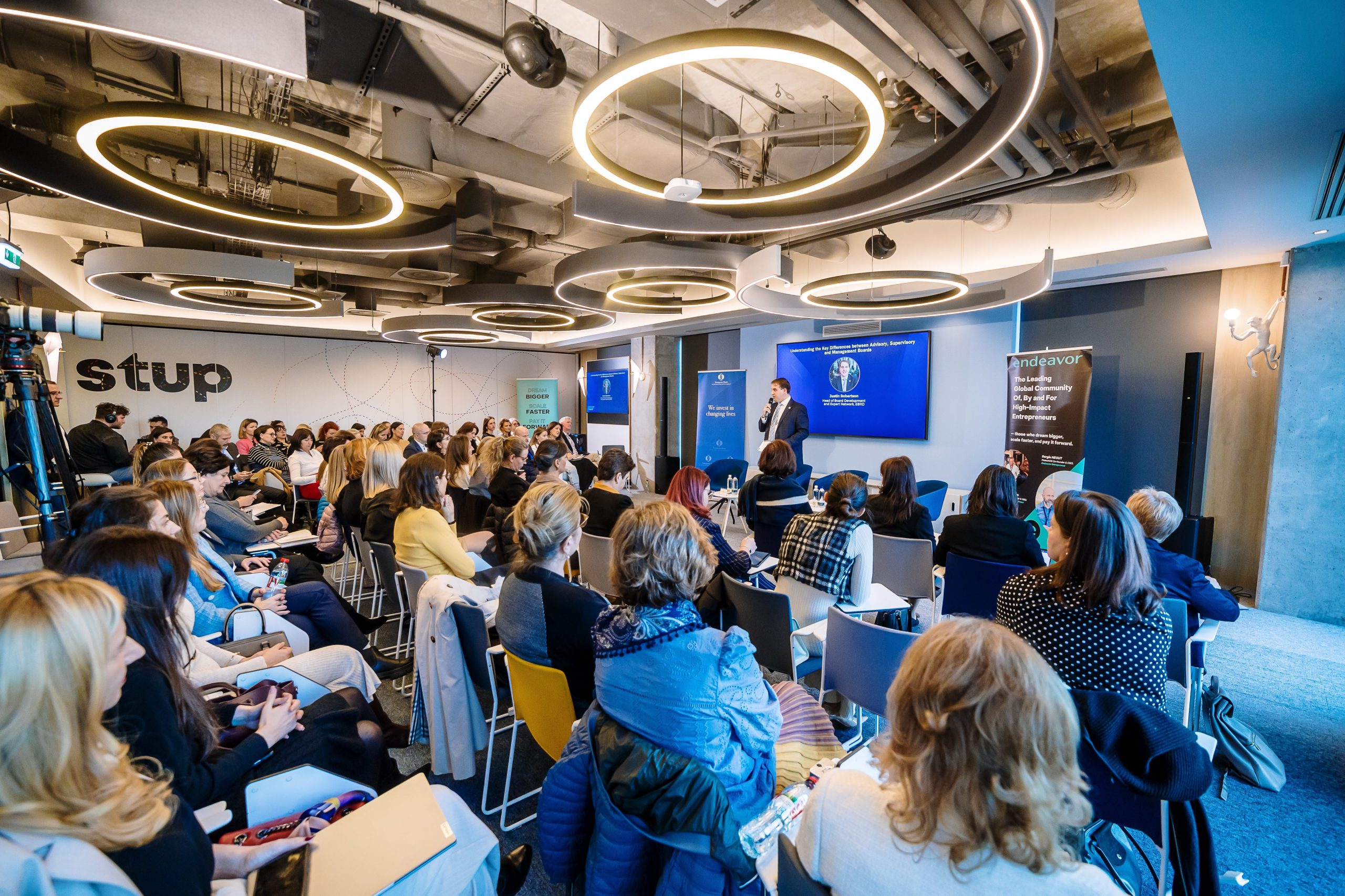 BERD și Endeavor România lansează programul regional EBRD Women on Boards BERD și Endeavor România lansează programul regional EBRD Women on Boards