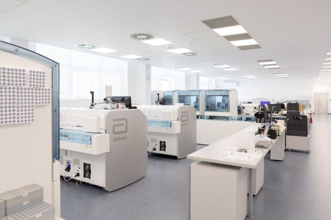 MedLife a inaugurat primul laborator complet automatizat din Brașov – un nou standard de excelență în medicina de laborator din regiune