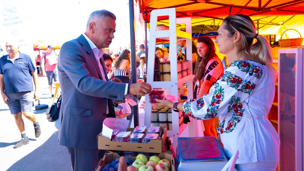 Dobrogenii descoperă gustul autentic al alimentelor românești la Piața de producători locali din Carrefour Constanța