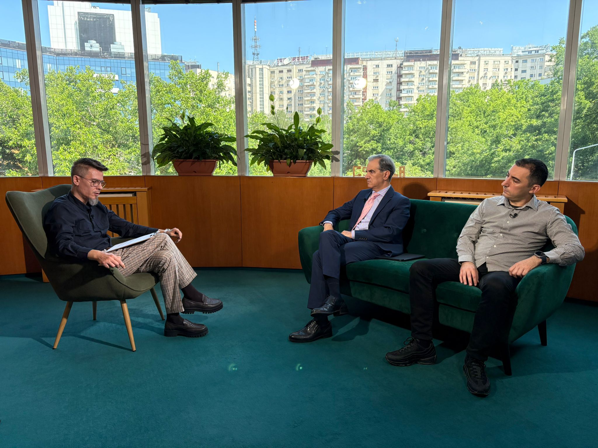 Ne pot ajuta roboții în relația cu banca?  Cât de mult va schimba Inteligența Artificială bankingul românesc?