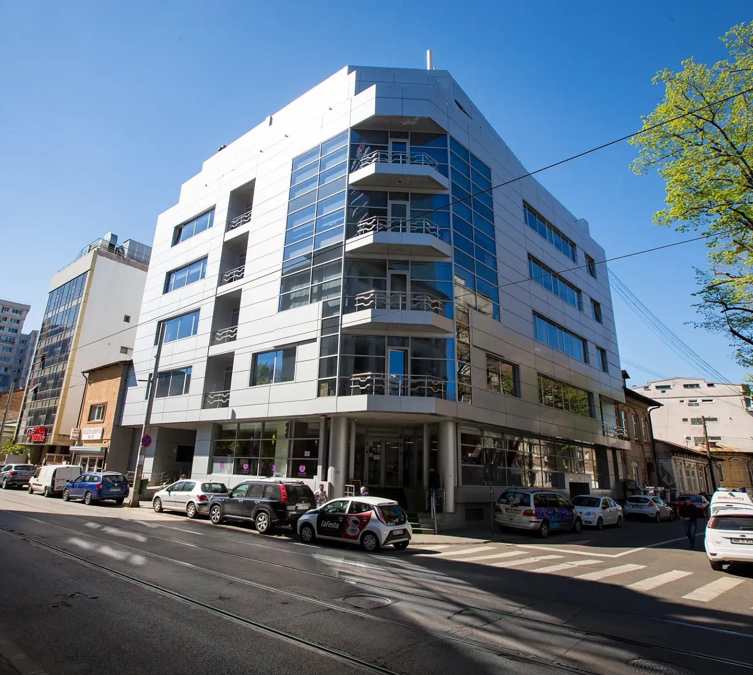 First Property Group, consiliată de Colliers, vinde clădirea de birouri Dr. Felix 87 către Bucur S.A.