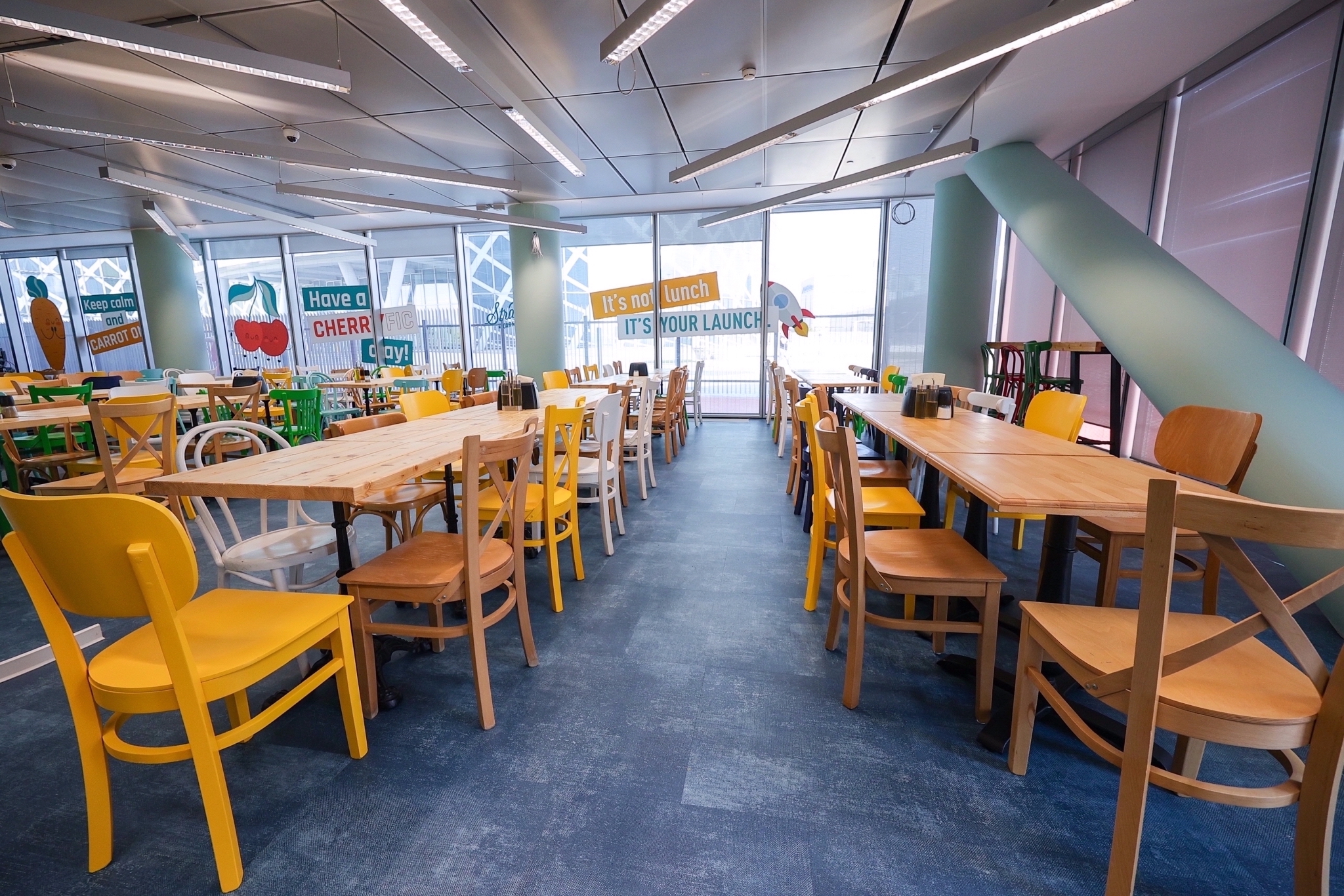 Grupul Flavours extinde rețeaua Stradale Carnivale cu o nouă locație în „Genesis College” București și o investiție de 150.000 de euro