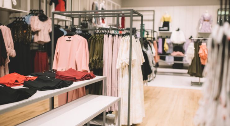 Analiză RisCo: Zara vs. Sinsay – Bătălia pentru piața de fashion din România Analiză RisCo: Zara vs. Sinsay – Bătălia pentru piața de fashion din România