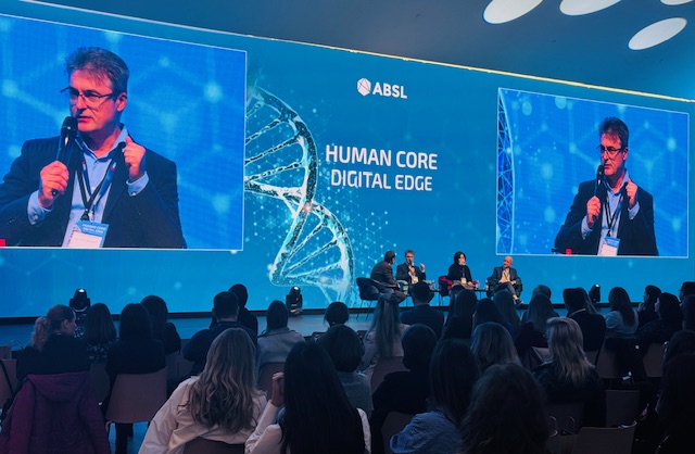 Capitalul uman, inovația și transformarea digitală – cele mai puternice avantaje competitive ale industriei serviciilor pentru afaceri din România