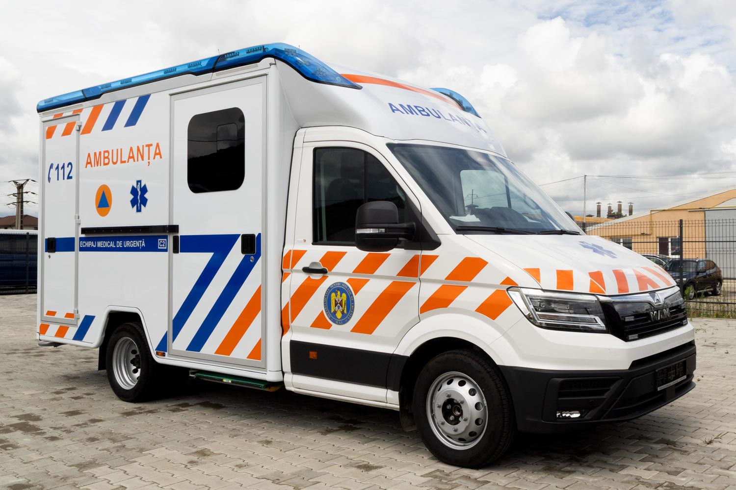 Deltamed livrează 121 de ambulanțe echipate cu tehnologie spaniolă de ultimă generație care vor avea funcții avansate de teleasistență și monitorizare medicală în timp real