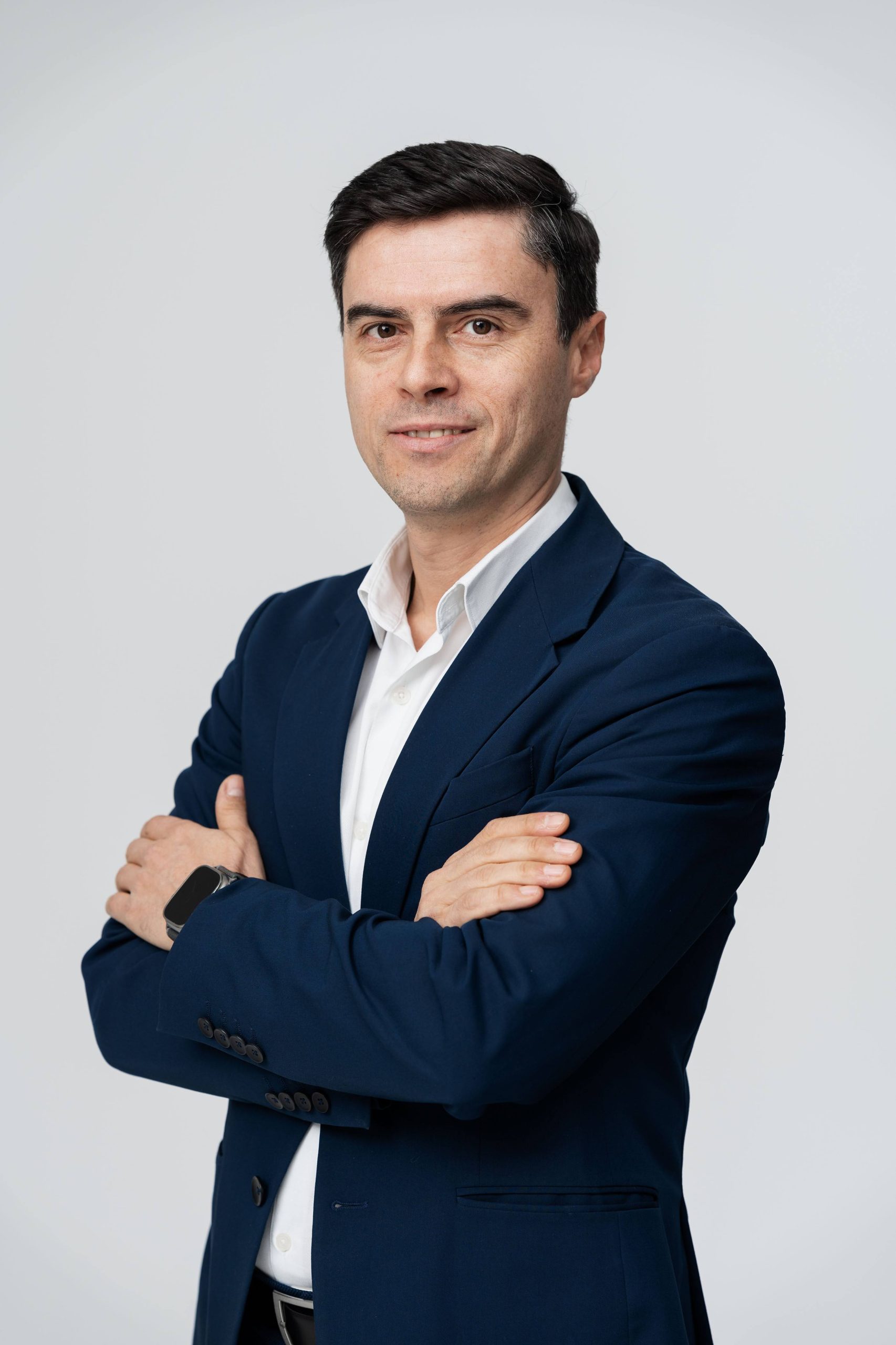 Black Friday 2025 schimbă prioritățile românilor – mai multe achiziții în rate, interes crescut pentru produse premium și orientare spre livrarea la lockere