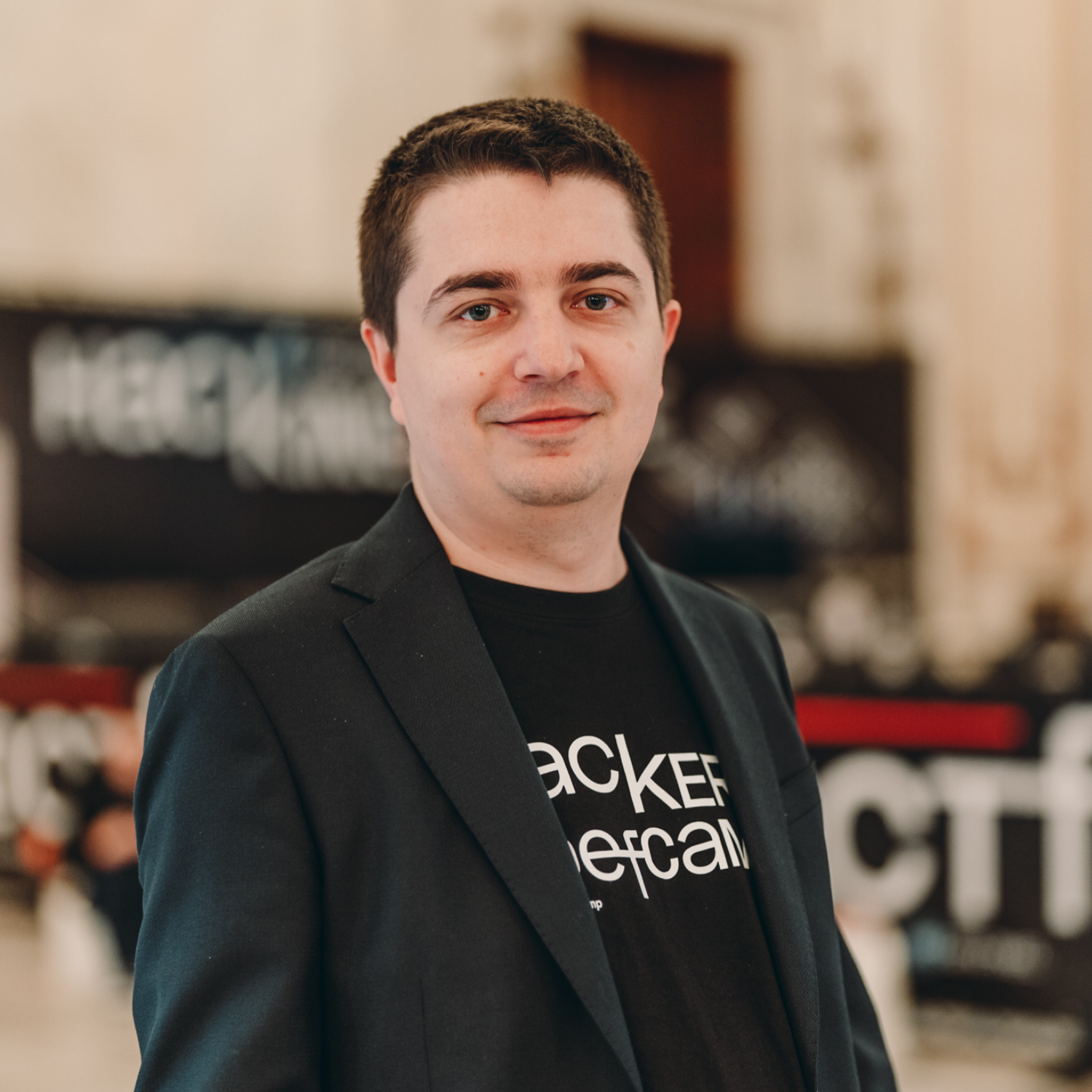 UNbreakable România 2026 este primul program din România care susține tinerii să valorifice inteligența artificială (AI) pentru gestionarea amenințărilor de securitate cibernetică emergente