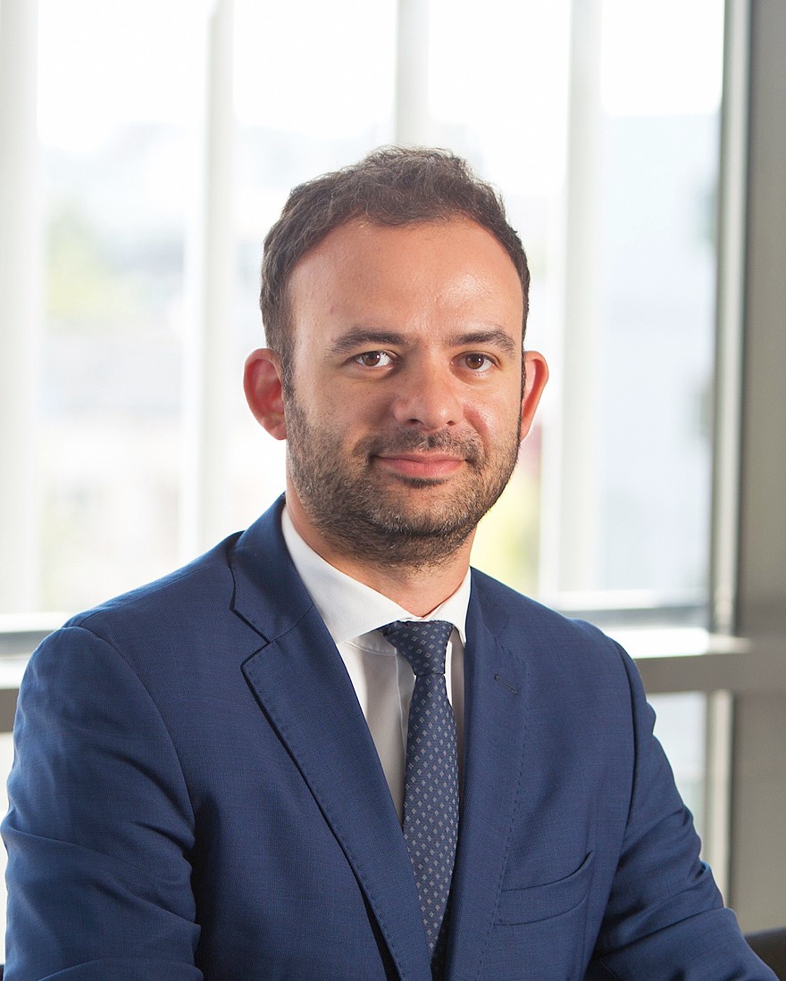 Argintul, mai cautat decât aurul. De ce crește prețul?