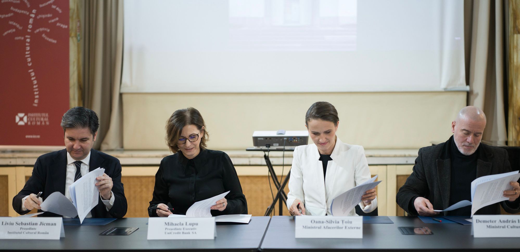 Semnarea Protocolului de Colaborare între Ministerul Culturii, Ministerul Afacerilor Externe, Institutul Cultural Român și UniCredit Bank S.A. pentru reprezentarea României la Bienalele de Artă / Arhitectură de la Veneția