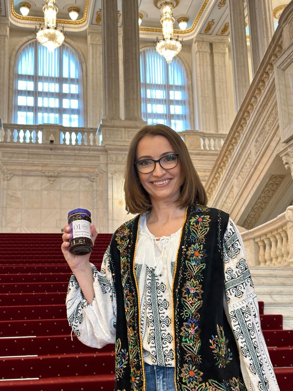 Magiunul de prune Topoloveni, produs românesc fără zahăr adăugat, recunoscut drept cel mai bun produs din fructe din lume