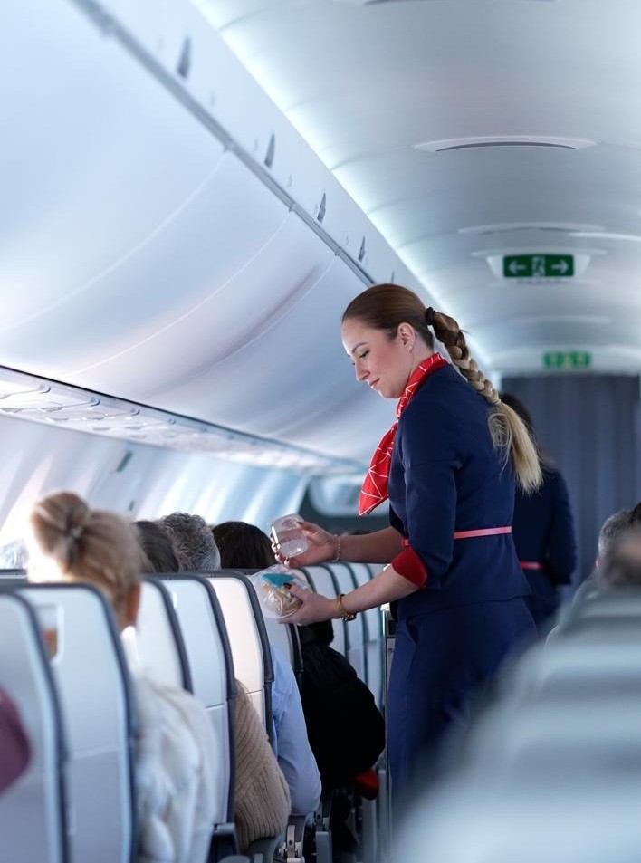 AnimaWings ridică standardul pe zborurile domestice. Meniu rece inclus în bilet pentru toţi pasagerii