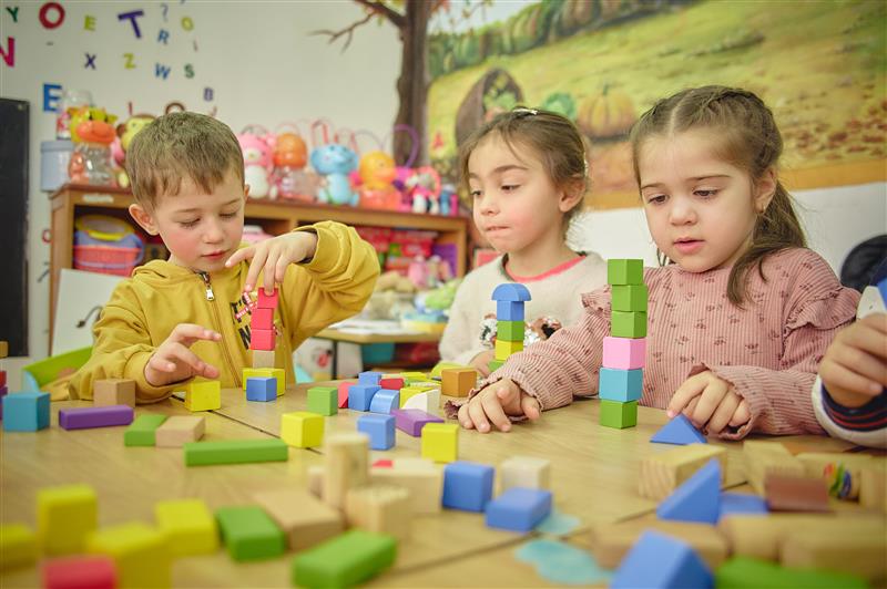 4 ani de „Start în educație”: 1 din 3 grădinițe este dotată cu resurse educaționale