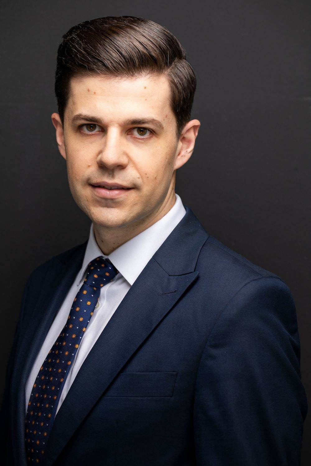 Din Ardeal în elita globală a litigiilor financiare: avocatul Adrian Șandru, primul român între cei 0,1% practicieni din lume care gestionează cele mai complexe cazuri de criminalitate financiară