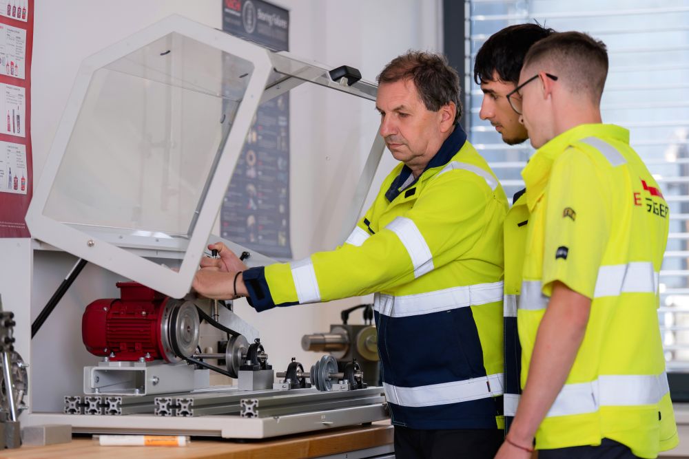 Presiunea din piața muncii se mută de la recrutare la retenție:  cazul EGGER, unul dintre cei mai mari angajatori din Suceava, în top 100 al celor mai mari companii din România