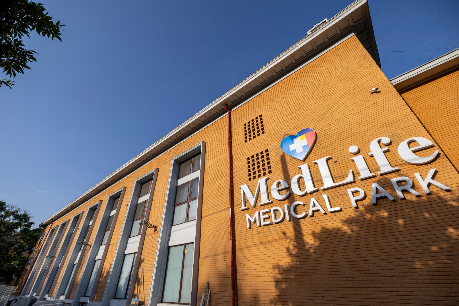 MedLife atinge 630 milioane EUR cifră de afaceri pro-forma în 2025 și continuă investițiile în genomică, AI și medicină personalizată