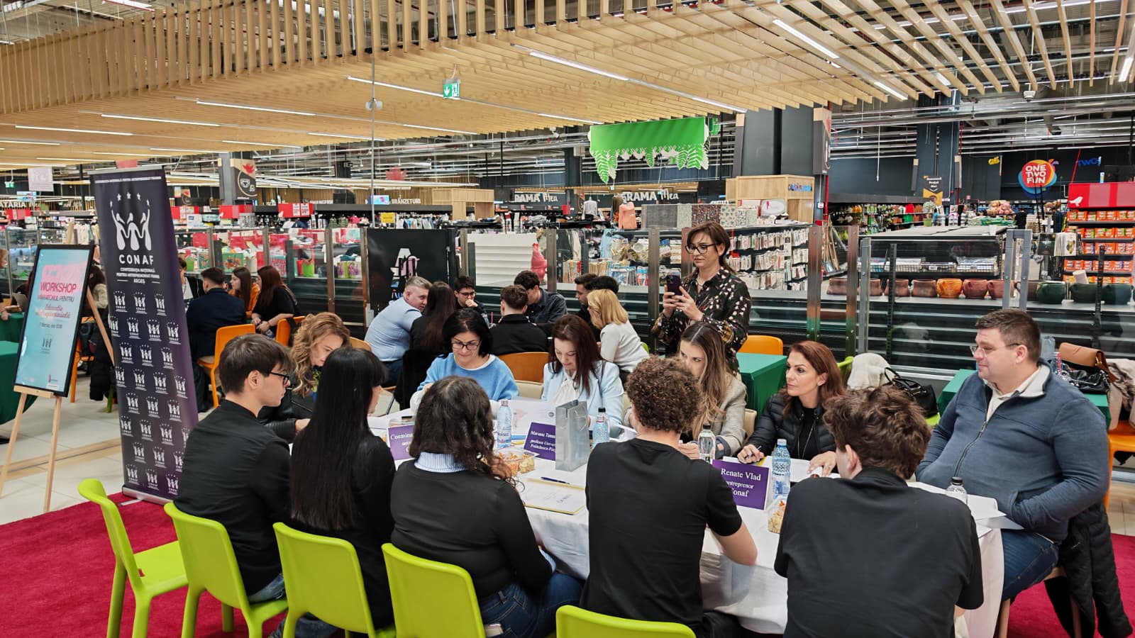 „Maratonul pentru Educație Antreprenorială”, organizat de CONAF, a fost găzduit de Pitești Retail Park