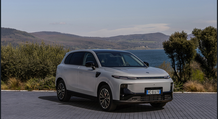 Noul Leapmotor B10 Hybrid EV: Inovația devine accesibilă