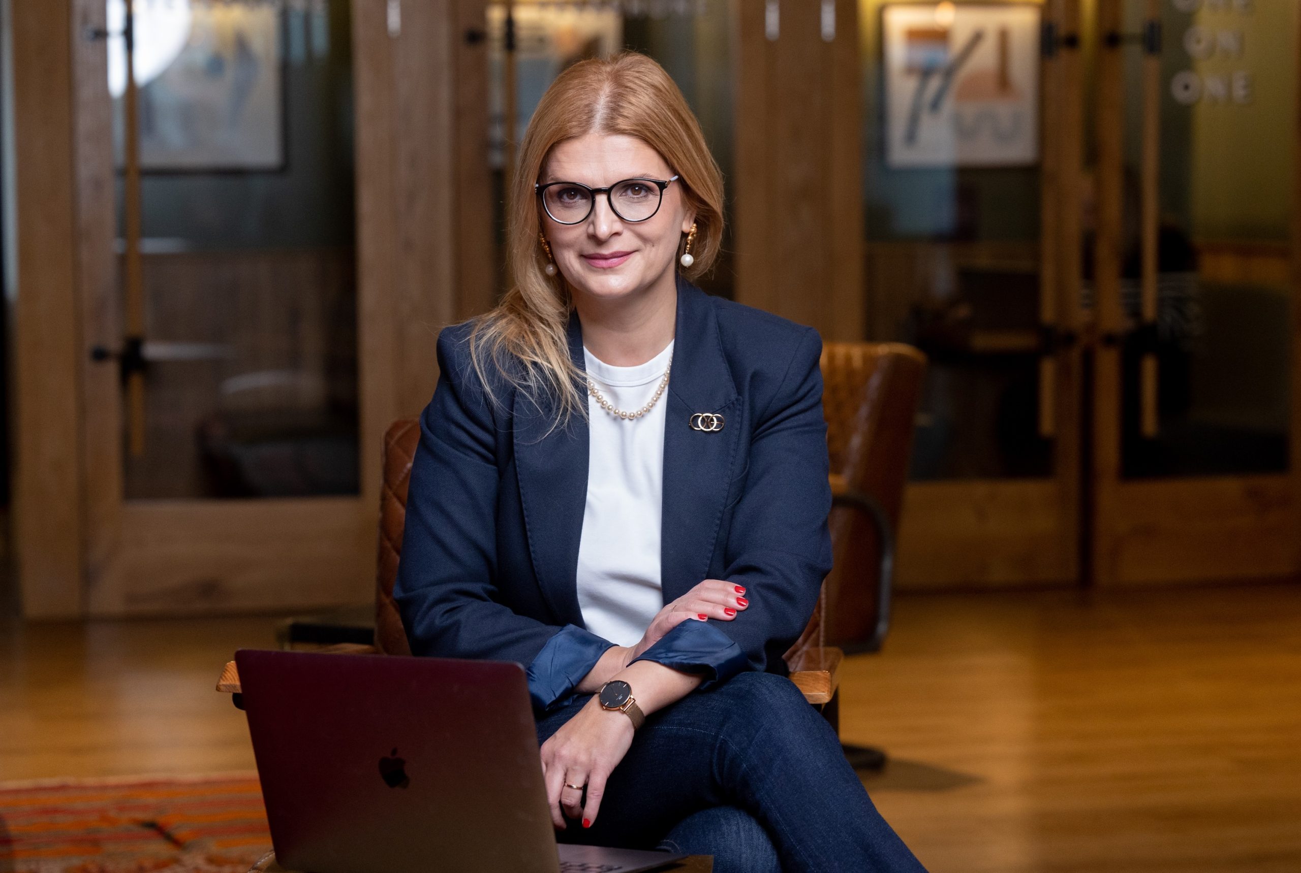 Românii au realizat peste 4 milioane de transferuri internaționale de bani cu Revolut în trim. I 2026