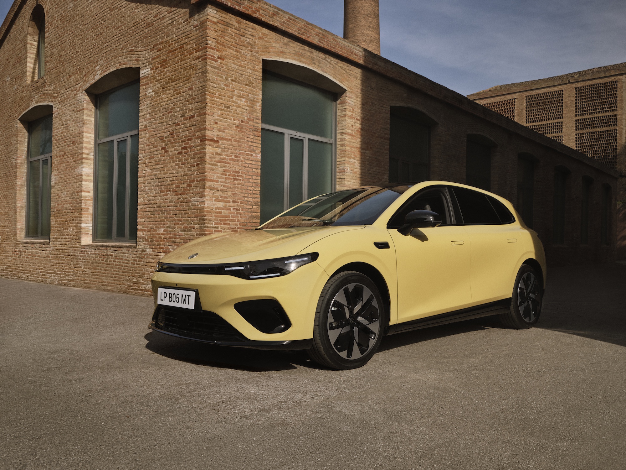 Leapmotor lansează modelul B05 în Europa, la Salonul Auto de la Poznań, Polonia