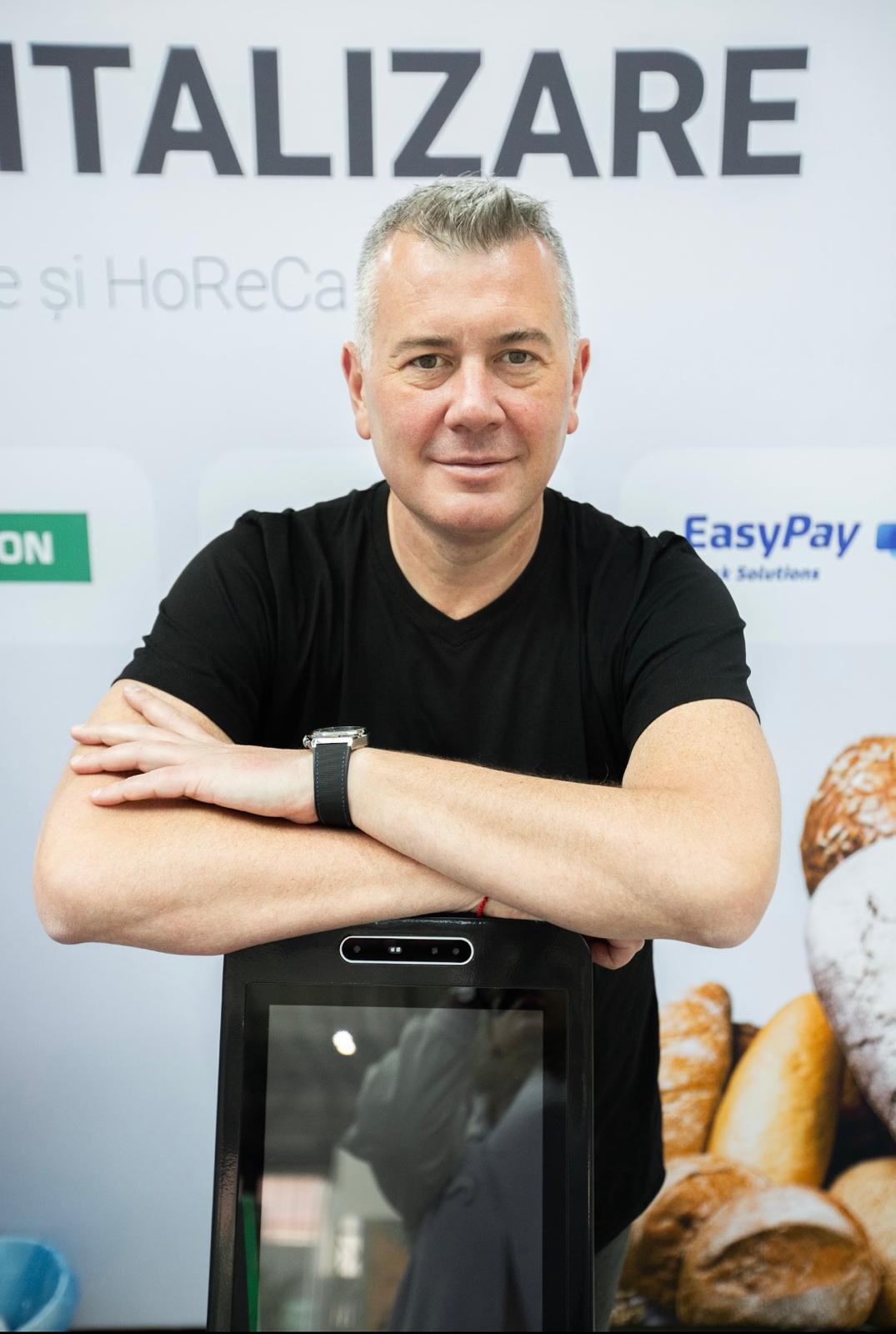EasyPay digitalizează recepția în clinicile din România, cu o investiție de peste 500.000 de euro în 2026. Recepția digitală self-service elimină cozile, scade timpul de așteptare și reduce costurile operaționale cu până la 30%