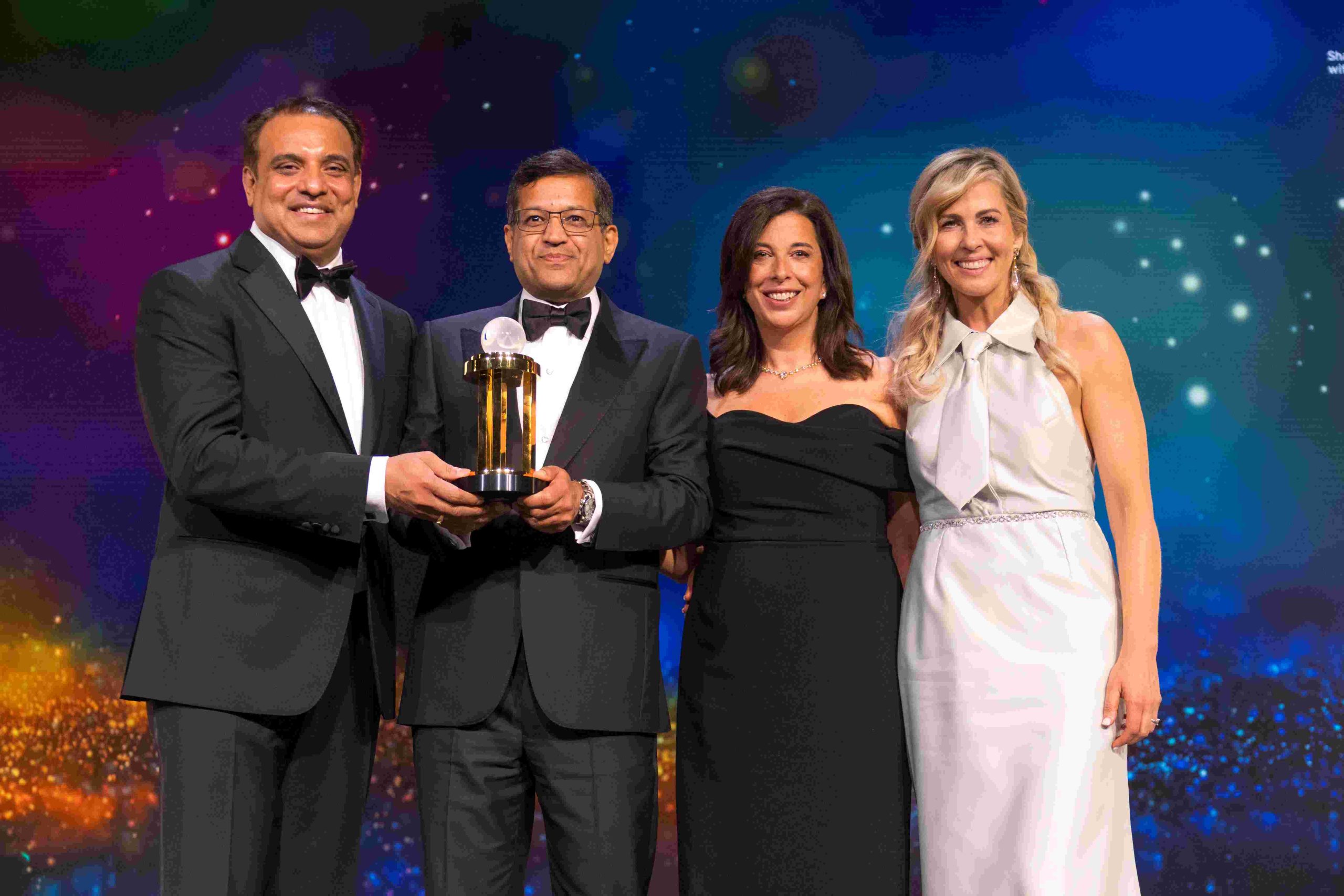 Câștigătorii din 2026 a EY World Entrepreneur Of The Year sunt co-fondatorii Astera Labs din SUA Câștigătorii din 2026 a EY World Entrepreneur Of The Year sunt co-fondatorii Astera Labs din SUA