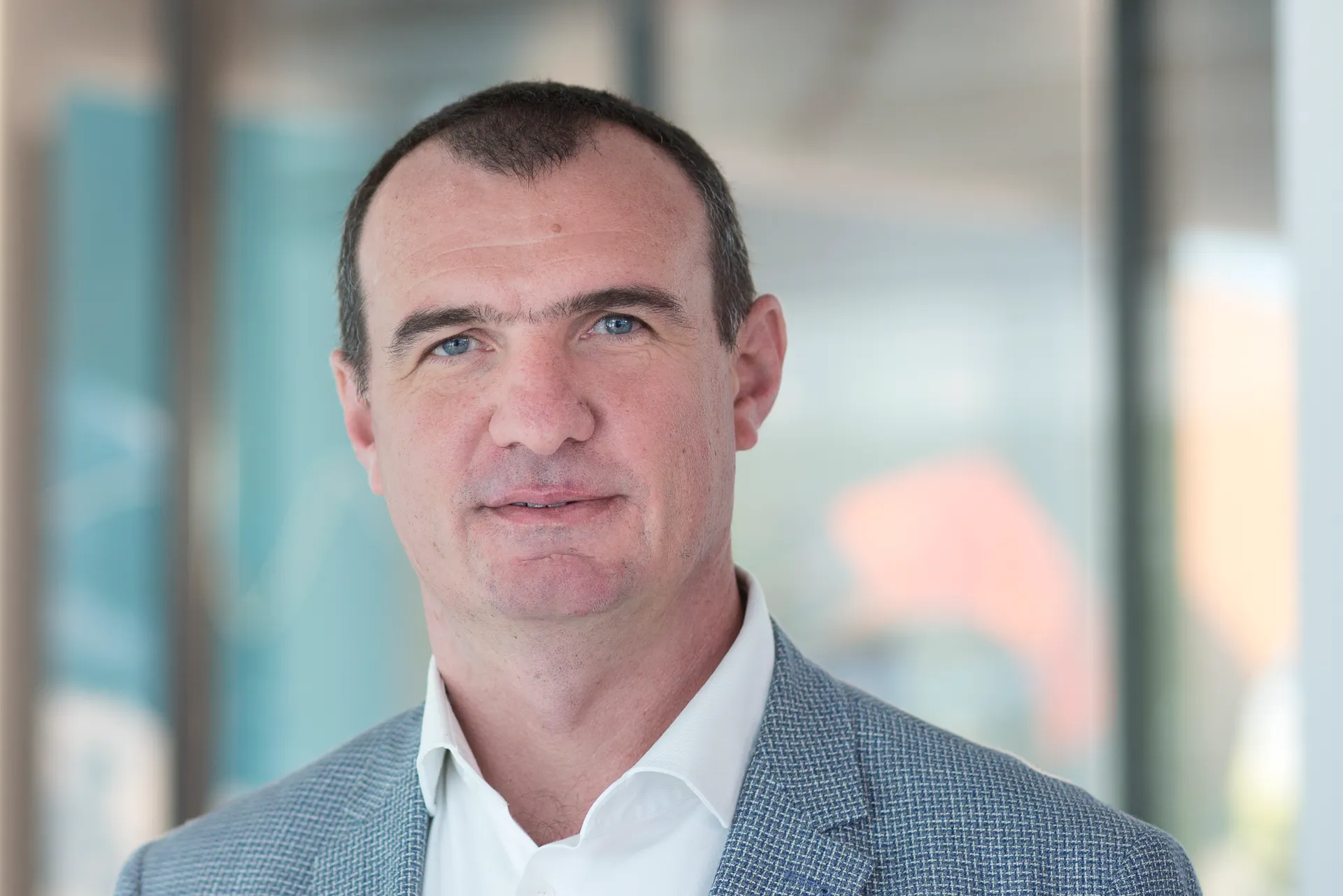 Schimbare în conducerea Porsche România: Brent Valmar se retrage din activitate iar Bogdan Florea va fi noul Director General