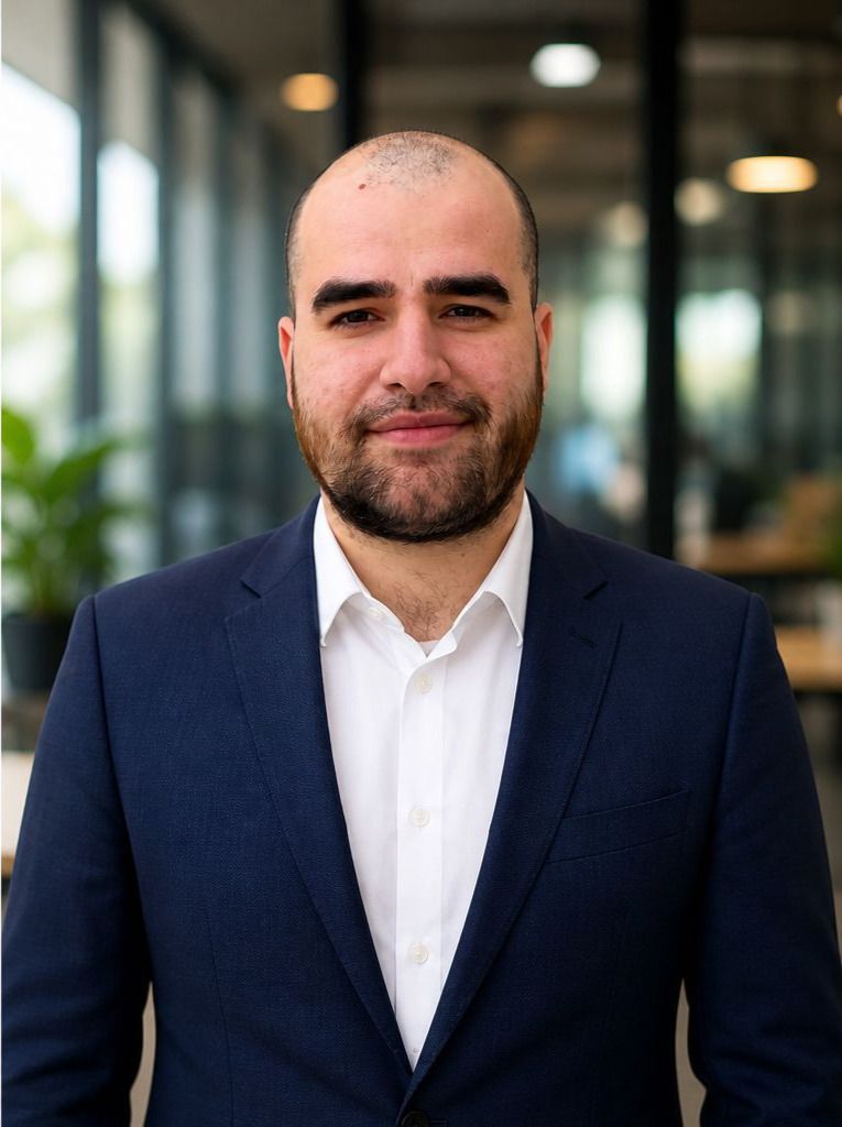 WebitFactory lansează Siarem.ro, platforma AI-first care vrea să scoată „pixul și hârtia” din IMM-urile românești