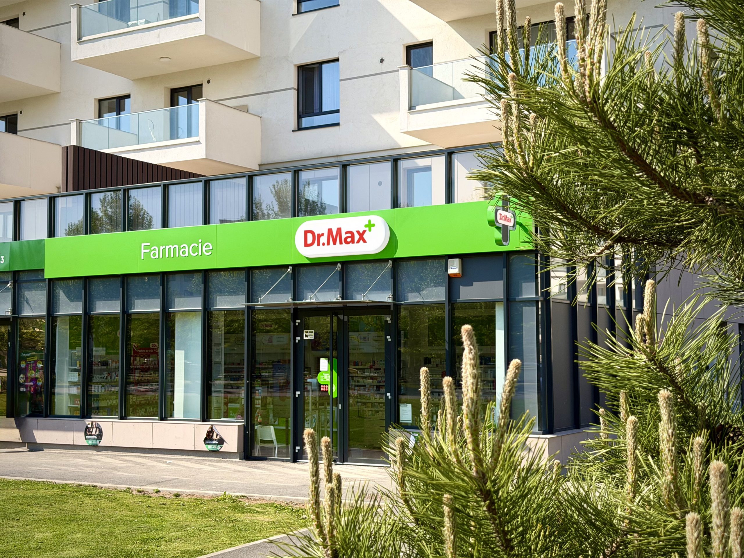 IMPACT Developer & Contractor extinde infrastructura de servicii din GREENFIELD Băneasa prin deschiderea unei farmacii Dr. Max IMPACT Developer & Contractor extinde infrastructura de servicii din GREENFIELD Băneasa prin deschiderea unei farmacii Dr. Max