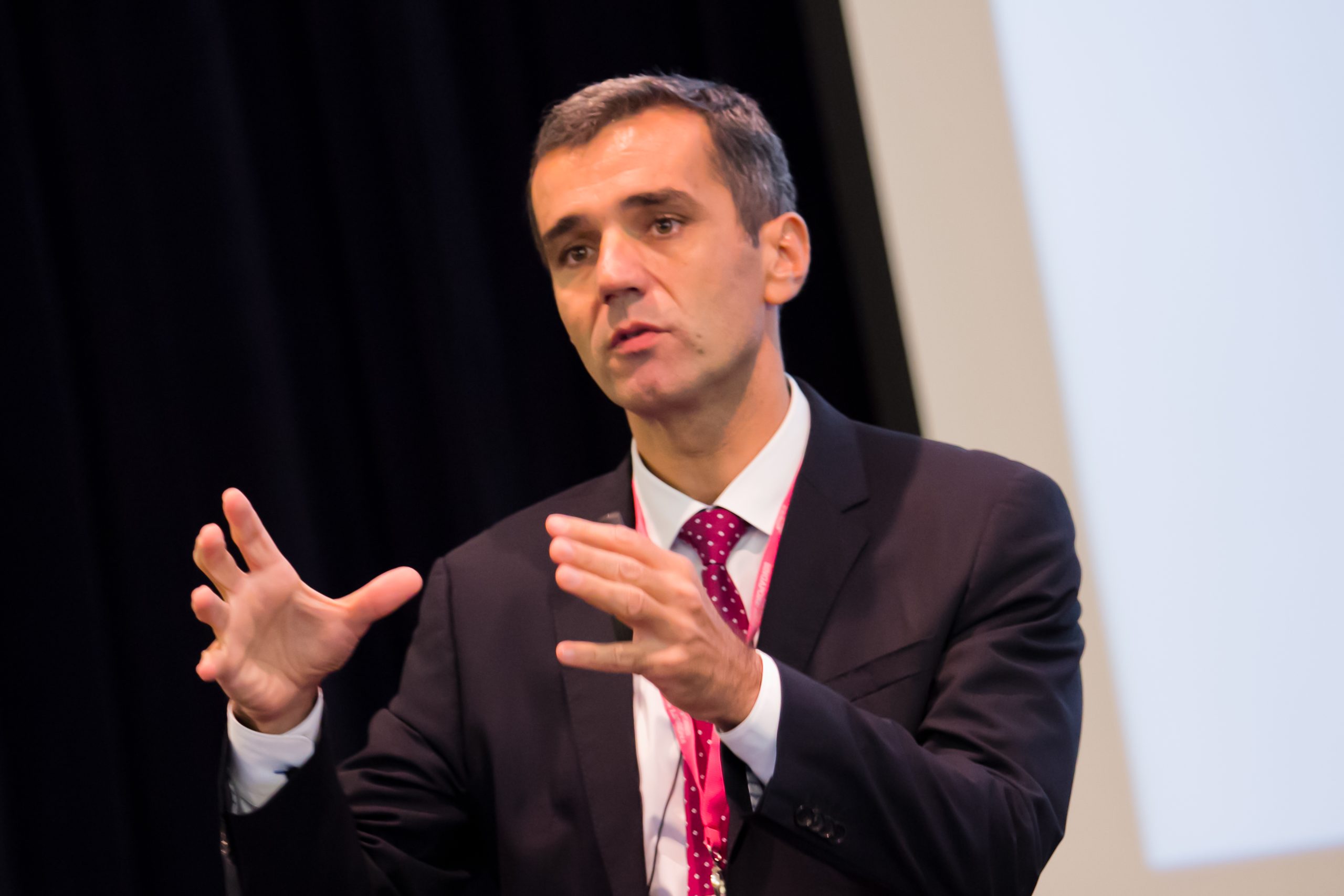 Cum decizi într-o economie în care nimic nu mai e previzibil? Ilian Mihov, fostul Decan al INSEAD, vine în București la Impact SEE Cum decizi într-o economie în care nimic nu mai e previzibil? Ilian Mihov, fostul Decan al INSEAD, vine în București la Impact SEE