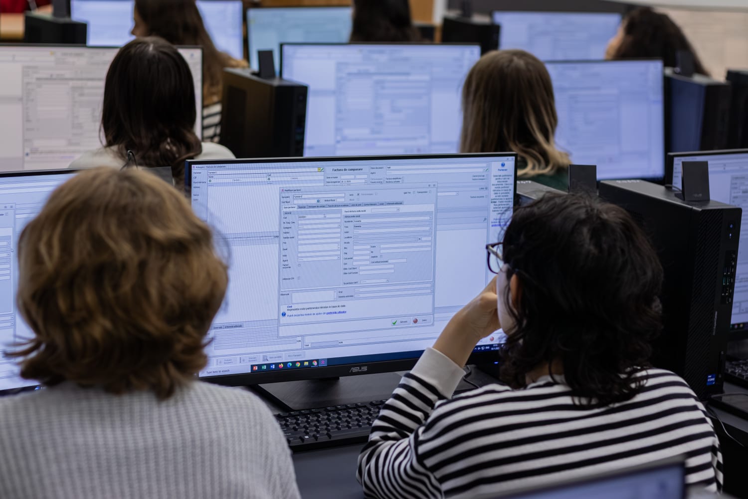 Compania de software Symfonia NextUp continuă parteneriatul cu Academia de Studii Economice București (ASE), Facultatea de Contabilitate și Informatică de Gestiune (CIG): Studenții sunt conectați la viitorul digital al contabilității și au acces direct la tehnologia folosită zilnic în firmele din România