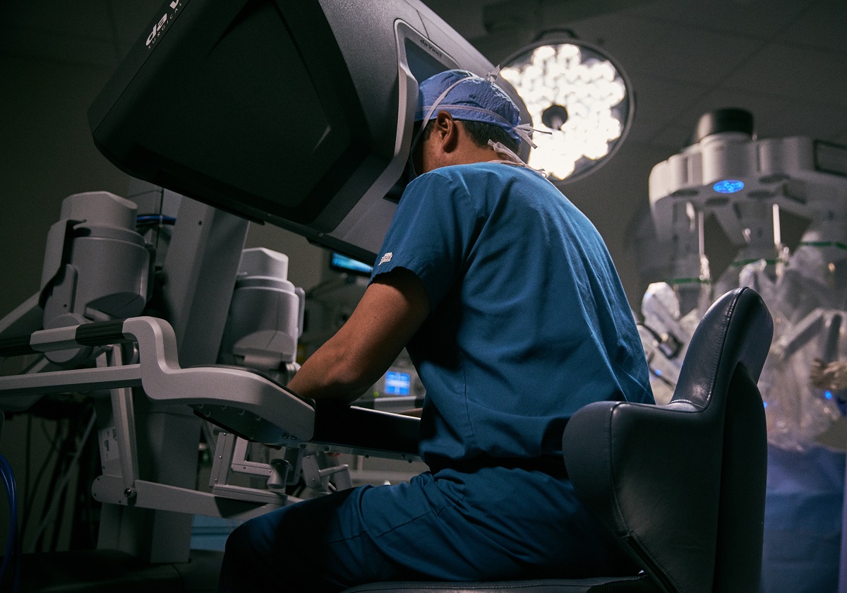 România ajunge la 31 de programe de chirurgie robotică da Vinci™, odată cu instalarea celui de-al optulea sistem în sectorul public de sănătate România ajunge la 31 de programe de chirurgie robotică da Vinci™, odată cu instalarea celui de-al optulea sistem în sectorul public de sănătate