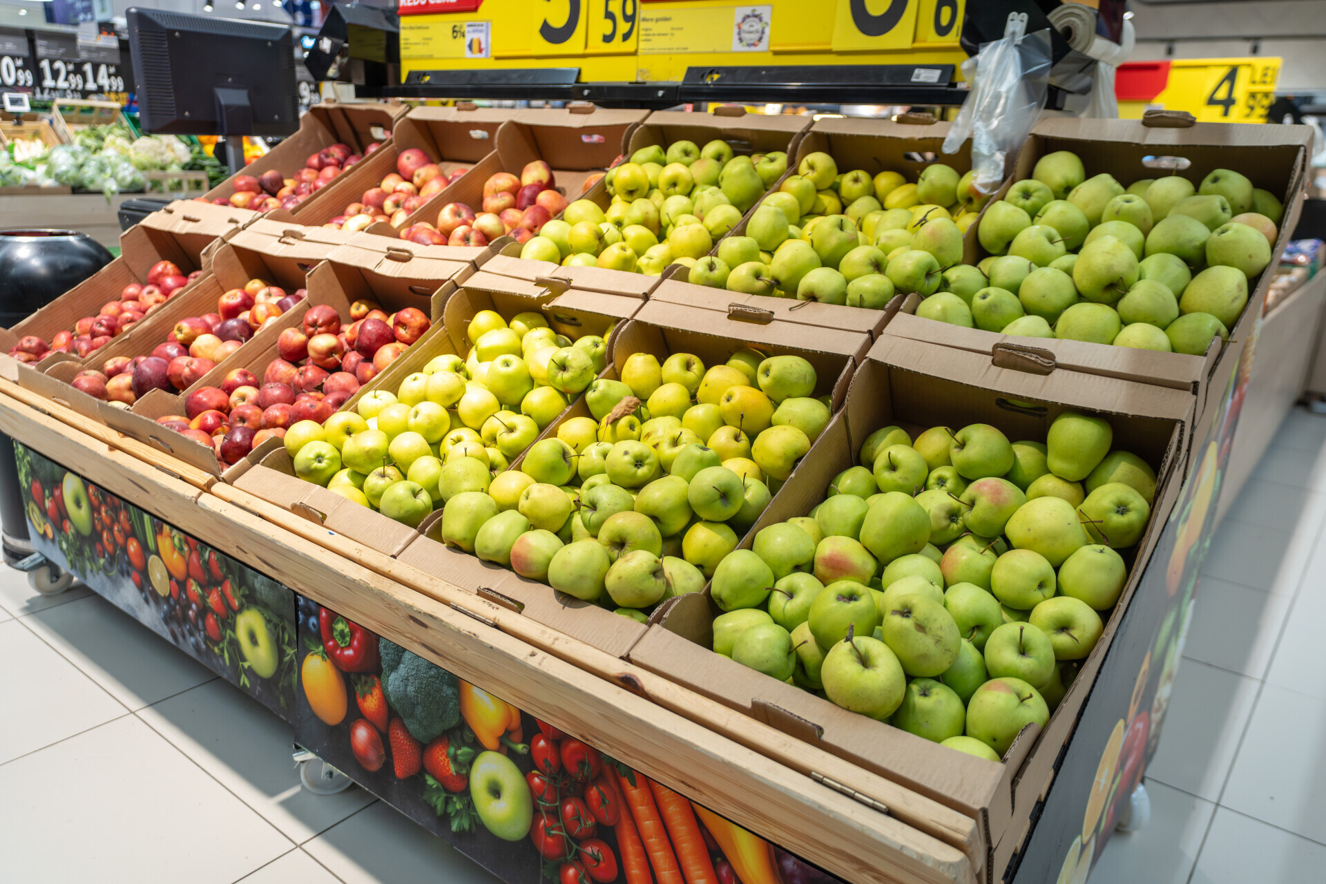 Coșul de cumpărături actual: românii adoptă trendul superalimentelor