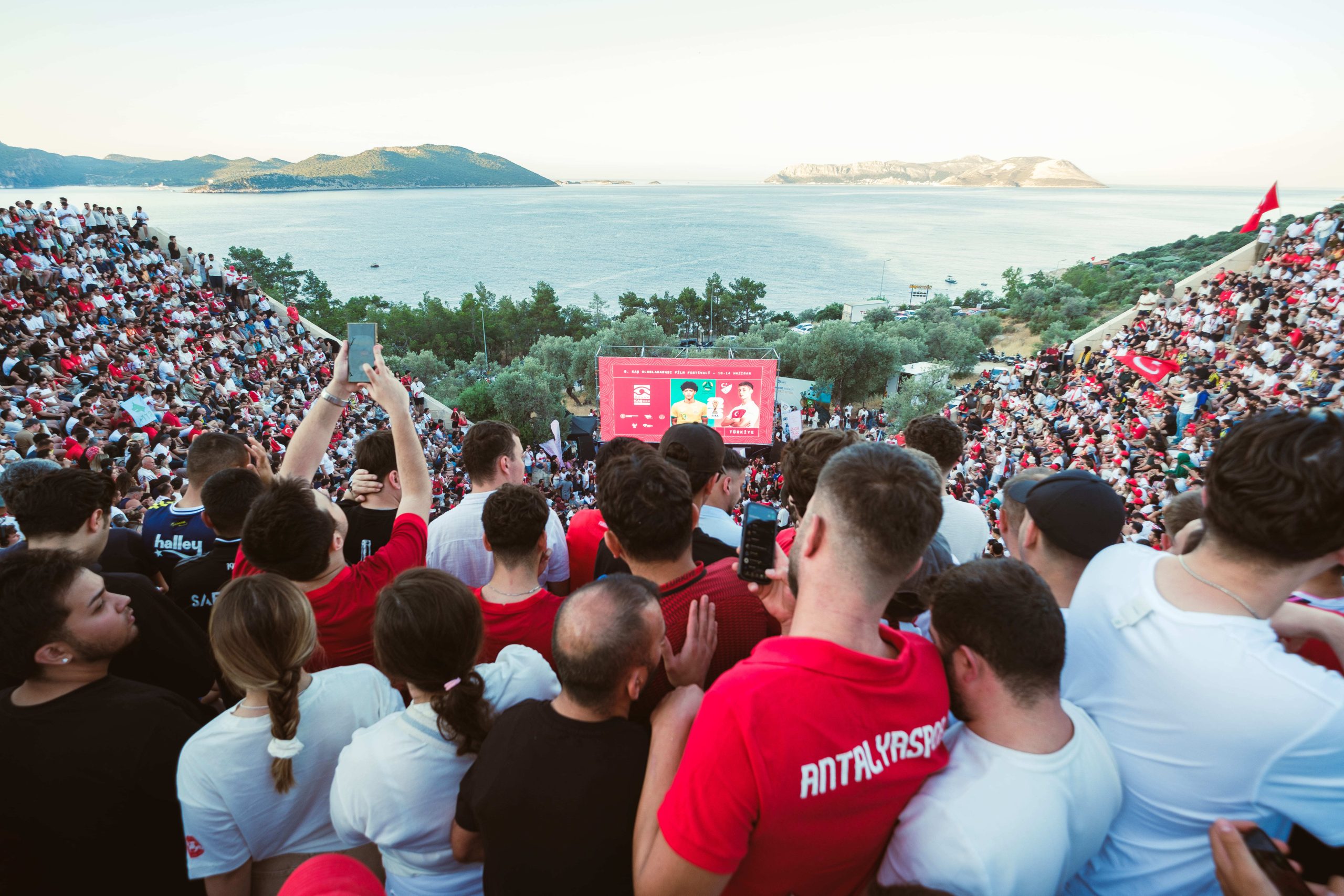 Emoția Campionatului Mondial FIFA 2026 se trăiește dincolo de stadioane, în Turcia Emoția Campionatului Mondial FIFA 2026 se trăiește dincolo de stadioane, în Turcia