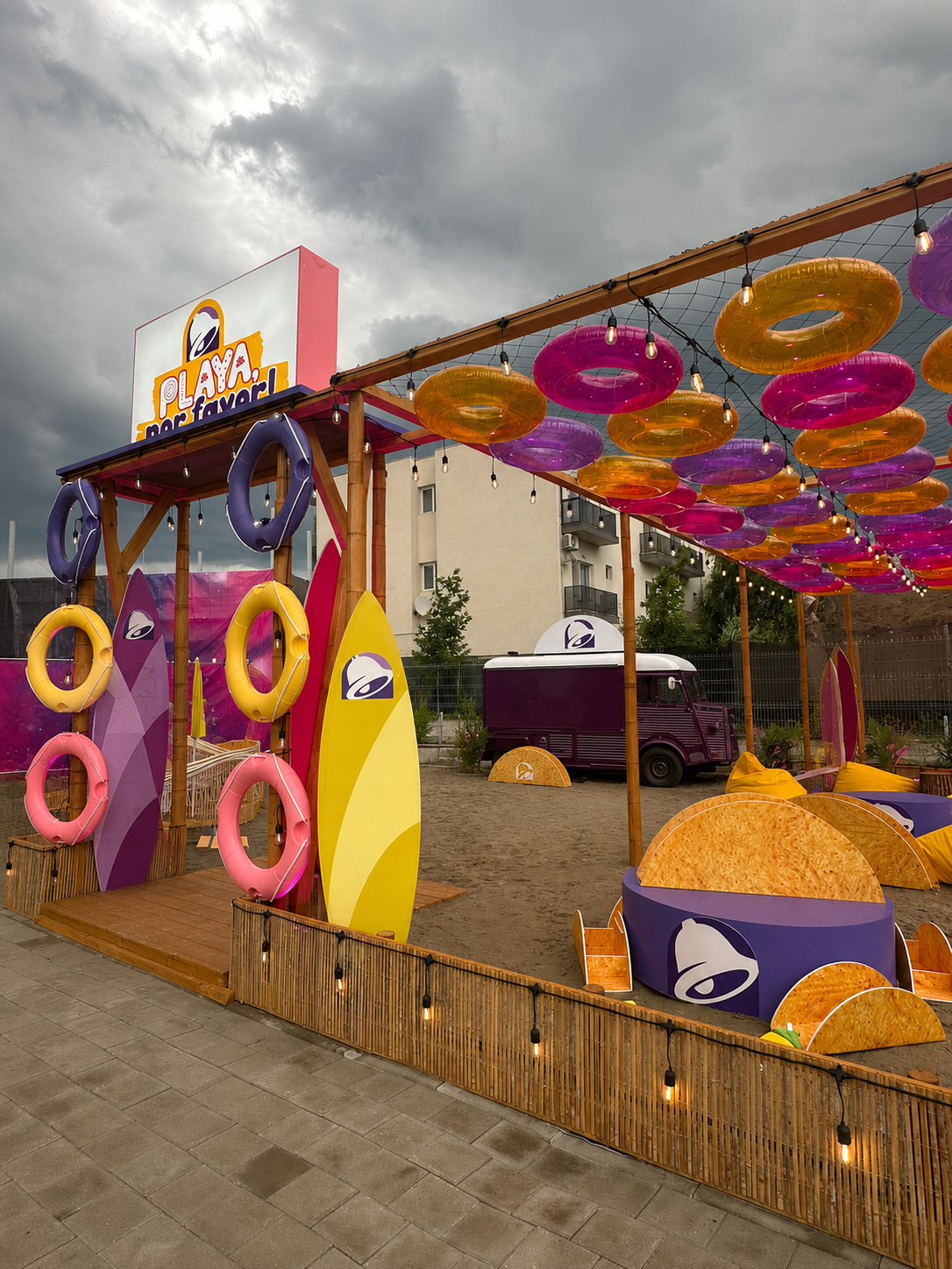 Taco Bell deschide primul hub de vară în Nibiru și Beach, Please! – primul proiect de acest tip al brandului în România