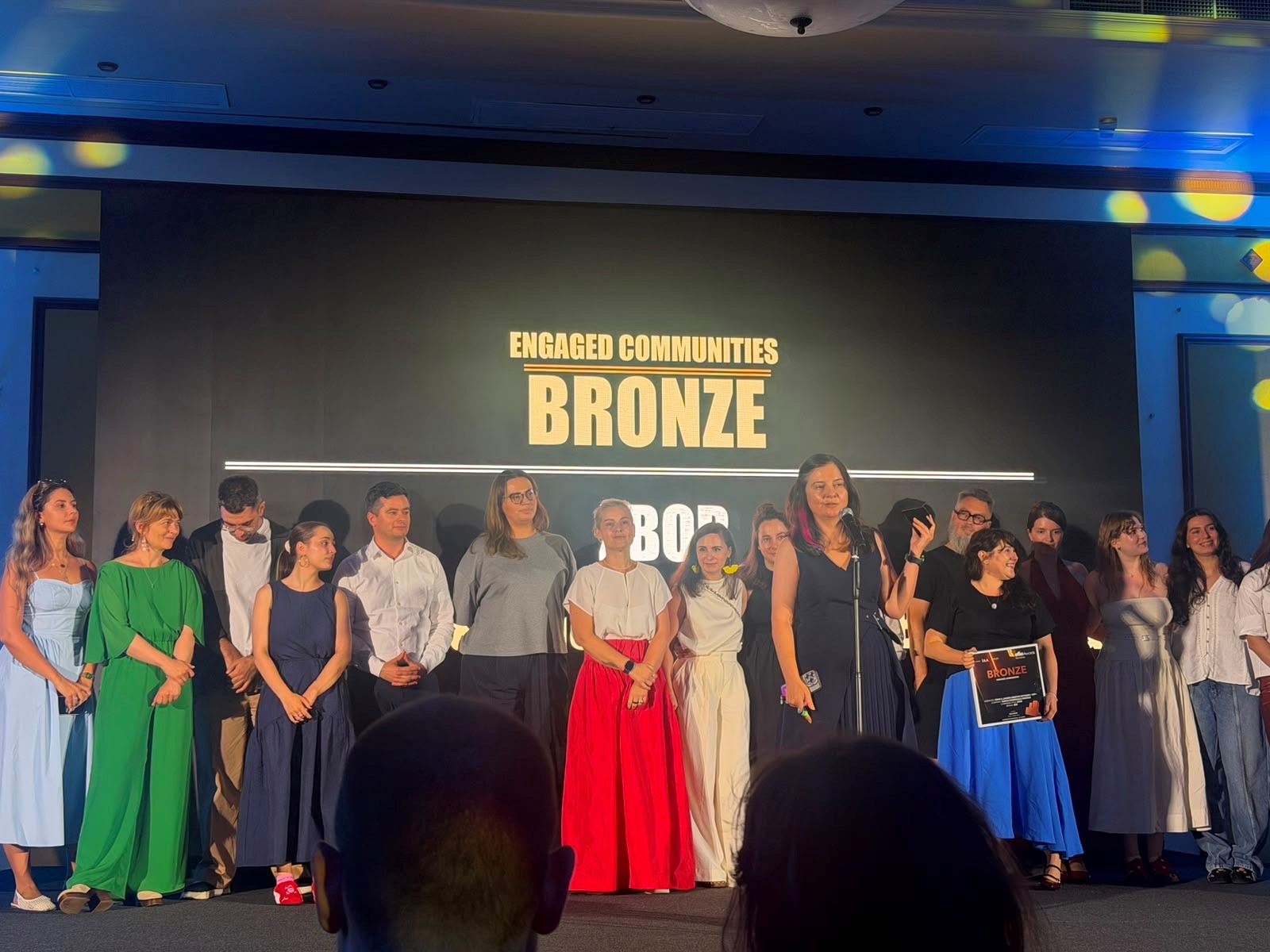 BCR, premiată cu cinci distincții EFFIE pentru modul în care redefinește experiența bancară și implicarea în comunitate BCR, premiată cu cinci distincții EFFIE pentru modul în care redefinește experiența bancară și implicarea în comunitate