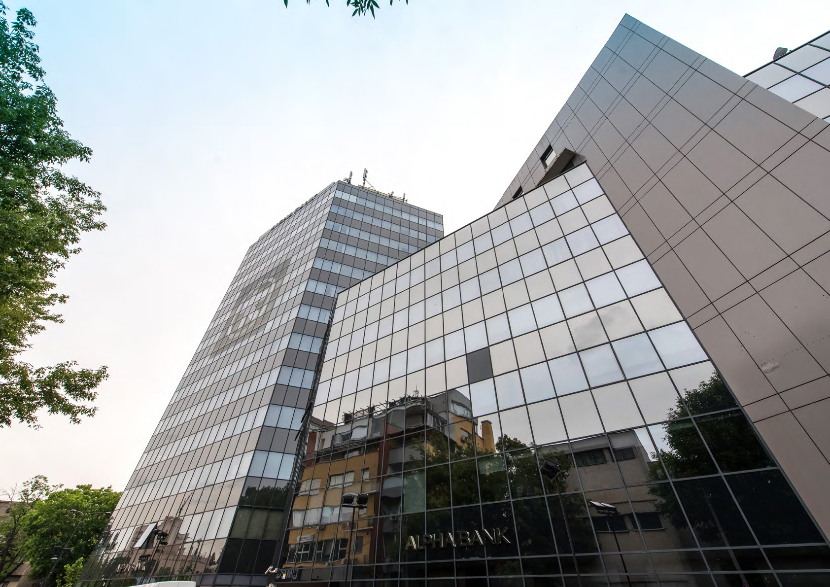 Achiziție pe piața de birouri: fostul sediu Alpha Bank este preluat de Global Vision, într-o tranzacție consiliată de Colliers Achiziție pe piața de birouri: fostul sediu Alpha Bank este preluat de Global Vision, într-o tranzacție consiliată de Colliers