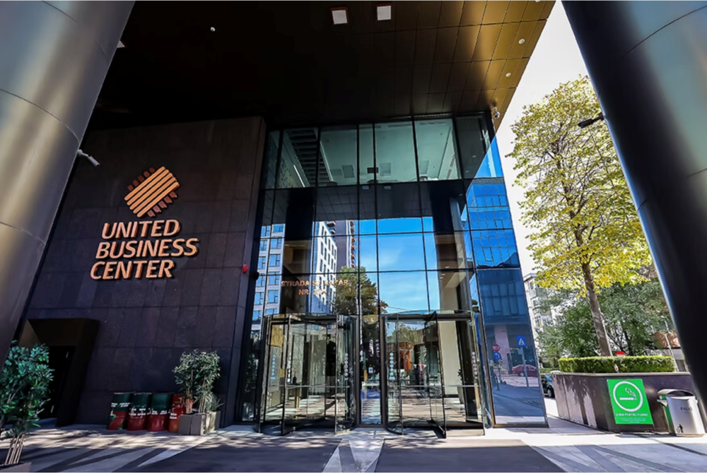 Grupul UniCredit își consolidează prezența în Iași prin relocarea hub-ului operațional într-un spațiu modern de peste 7.000 mp Grupul UniCredit își consolidează prezența în Iași prin relocarea hub-ului operațional într-un spațiu modern de peste 7.000 mp