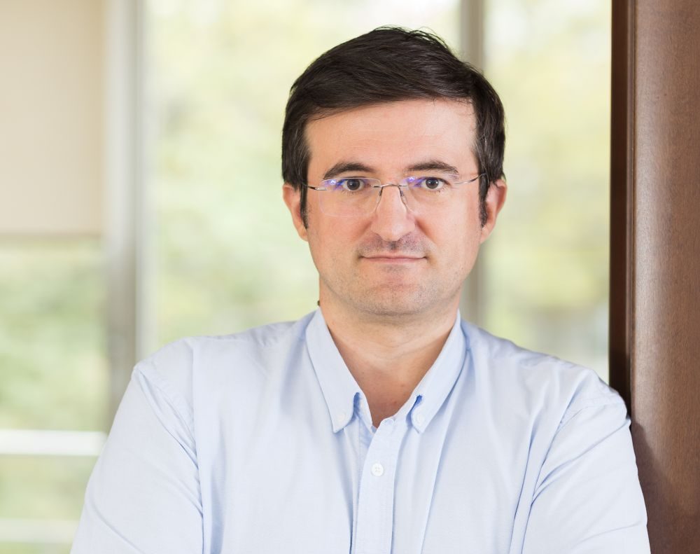 Emil Muthu, CEO Neurony: „Ceea ce învățăm astăzi despre AI va deveni knowledge de bază. În câțiva ani, copiii vor învăța aceste competențe la școală”