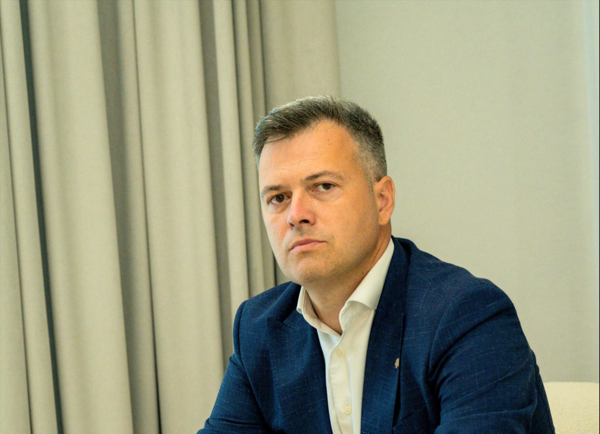 SPEEDWELL îl numește pe Răzvan Enache director executiv de dezvoltare pentru operațiunile din România SPEEDWELL îl numește pe Răzvan Enache director executiv de dezvoltare pentru operațiunile din România