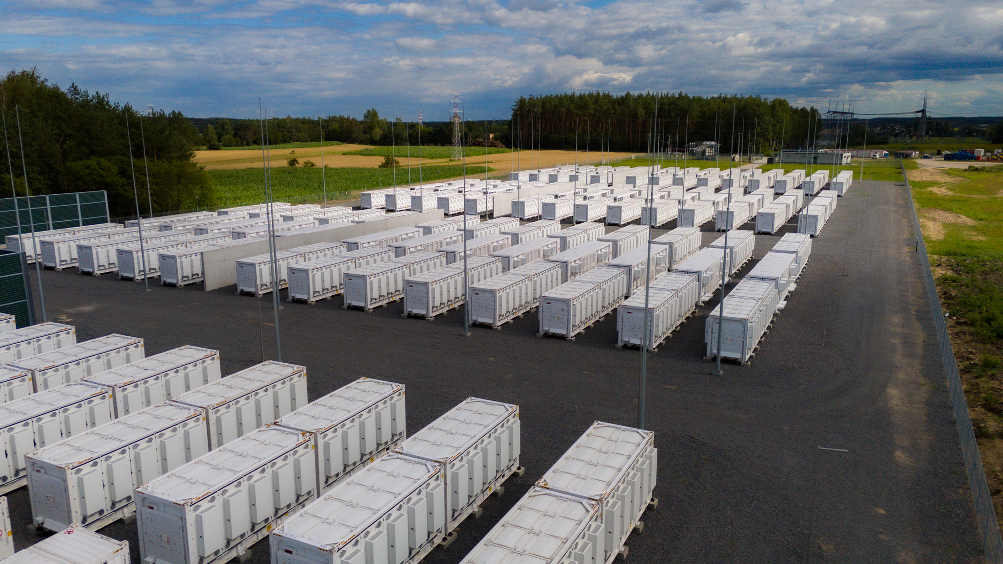GREENVOLT ANUNȚĂ UN ACORD PENTRU VÂNZAREA A DOUĂ PROIECTE DE STOCARE A ENERGIEI ÎN BATERII DIN POLONIA CU O CAPACITATE DE 400 MW / 1.6 GWh CĂTRE A&R INVESTMENTS