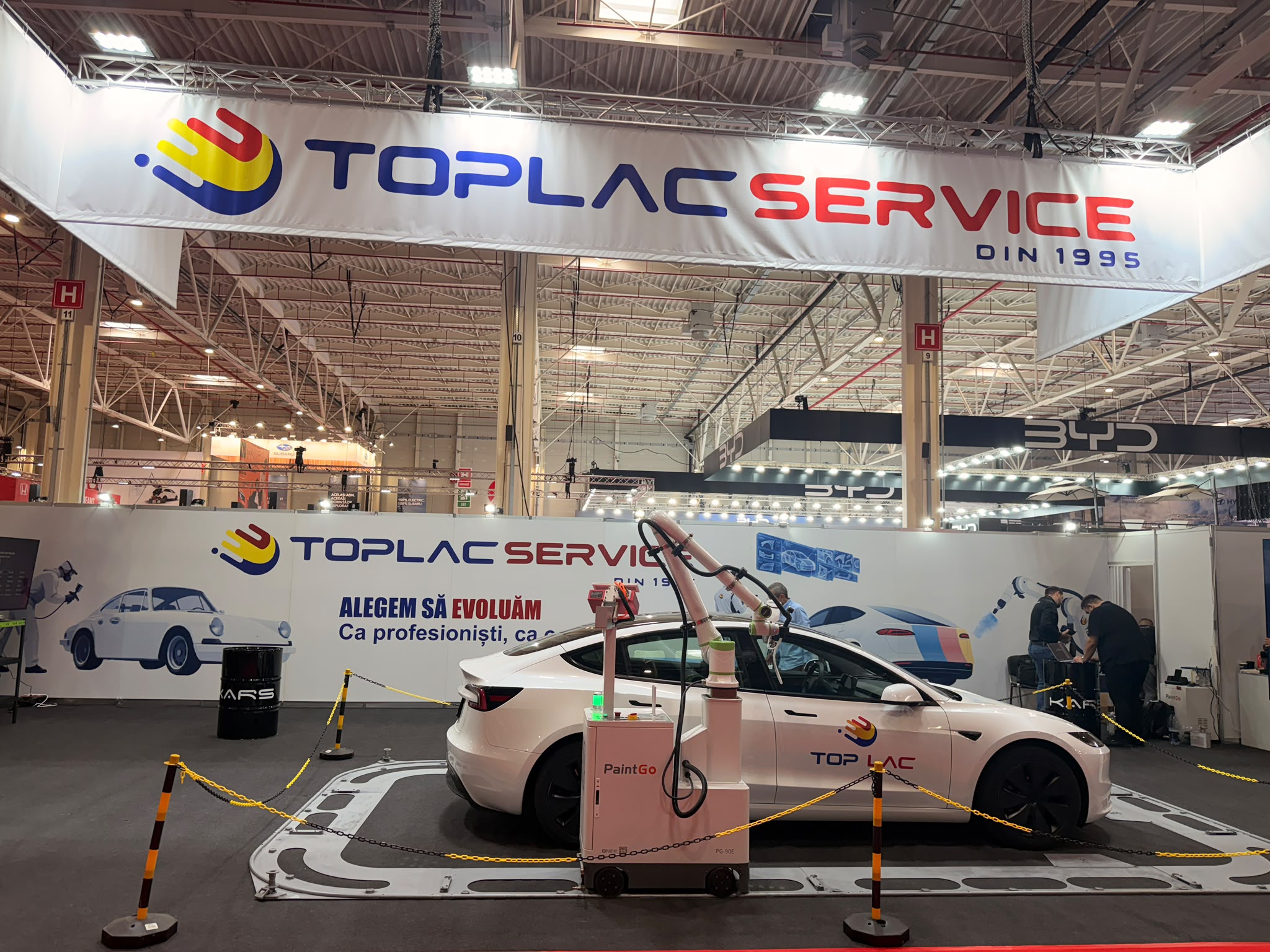Top Lac expune în premieră pentru România un sistem robotizat de vopsire la Salonul Auto București 2026 Top Lac expune în premieră pentru România un sistem robotizat de vopsire la Salonul Auto București 2026